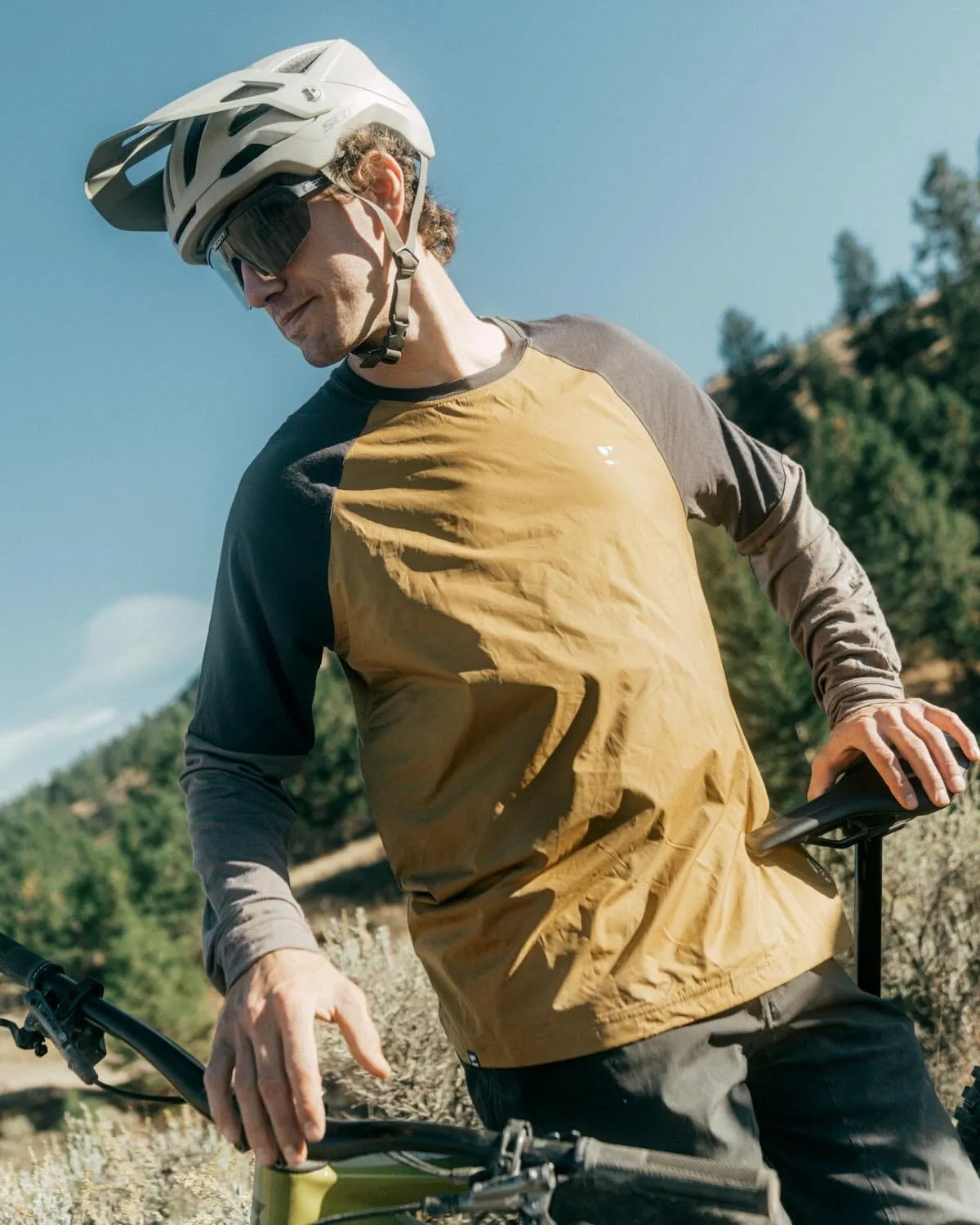 Tarn Merino Wind Jersey - Cumin Dust